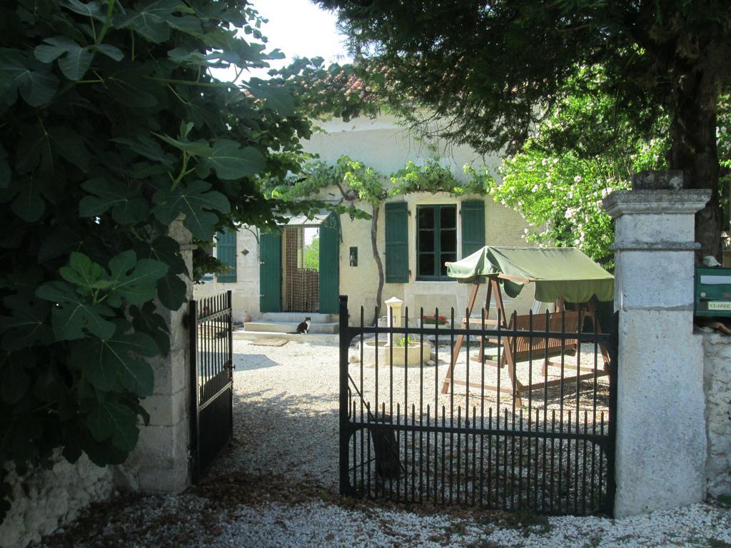 Le Petit Lavoir Saint-Paul-Lizonne Exterior photo